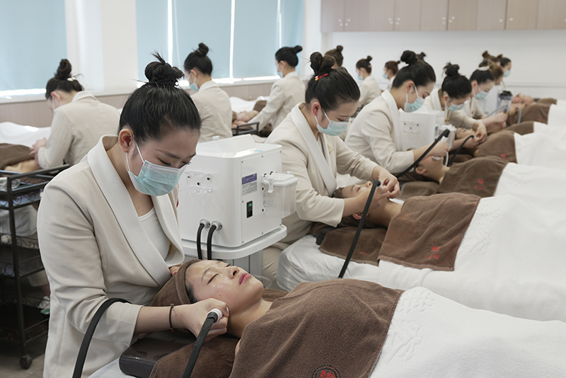 职业美容学校的魅力与未来展望