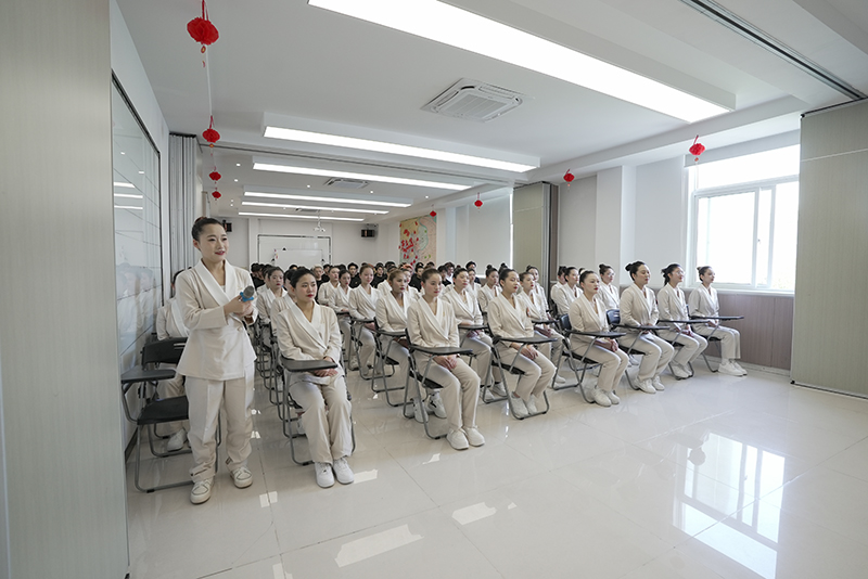 考美容师证多少钱？全面解析考取费用