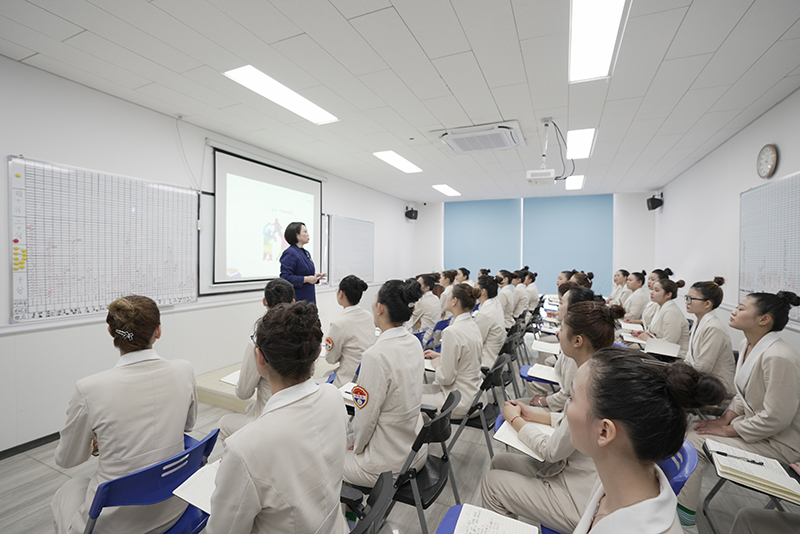 到哪里学美容？多途径开启美丽事业